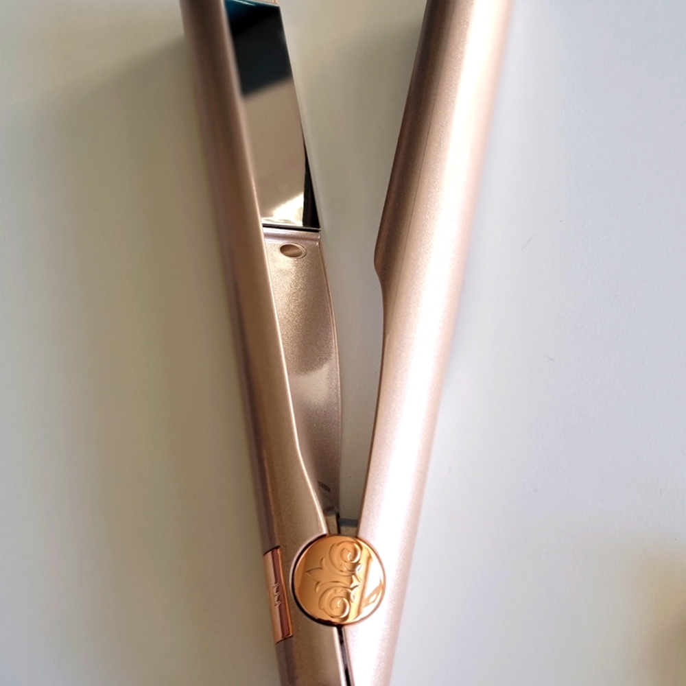 Tyme Hair Curler